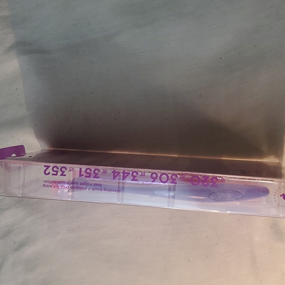 Real Techniques Eye Makeup Brushes - Picture 4 of 5